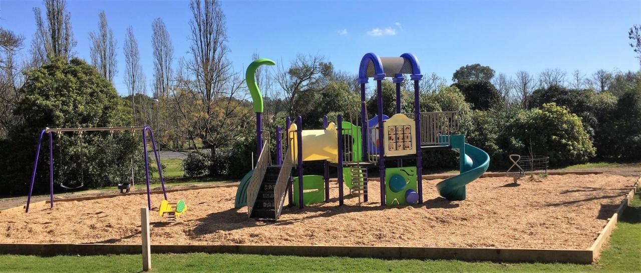 Big4 Wangaratta North Cedars Holiday Park Exterior photo